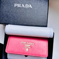 Portafoglio Prada in pelle rosa