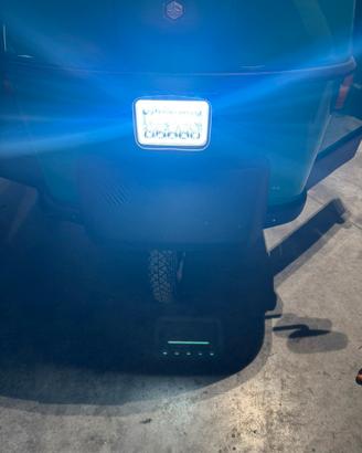 Faro LED ape con adattatore plug and play