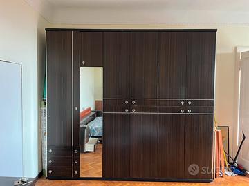 Armadio,divanetto e libreria