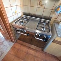 Fornello con forno a gas