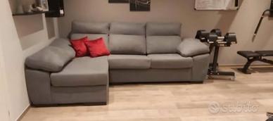 Divano tre posti con isola