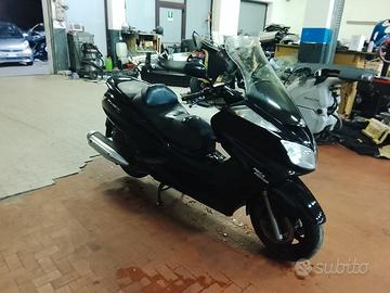 Yamaha majesty 400 anno 2006 motore 40000 km
