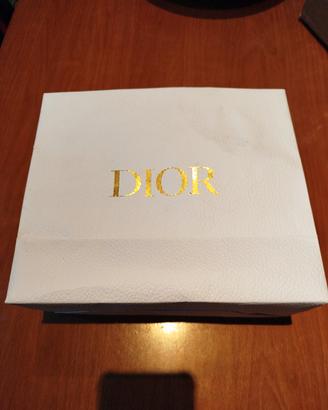 busta in carta Dior