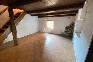 CASA INDIPENDENTE A MONTEFIASCONE