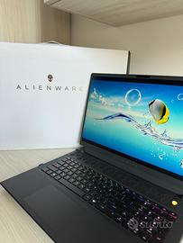 Alienware m18 R2