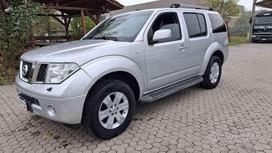 NISSAN Pathfinder 2.5 dCi LE 7 POSTI