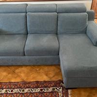Divano tre posti con chaise longue