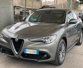 Alfa Romeo Stelvio 2.2 Turbodiesel 180 CV AT8 RWD 