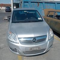 Opel zaffira b 2007 demolita per ricambi