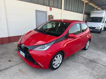 Toyota Aygo 1.0 VVT-i 69 CV 5 porte x-cite