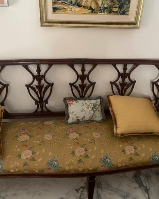 Divanetto antico stile Chippendale