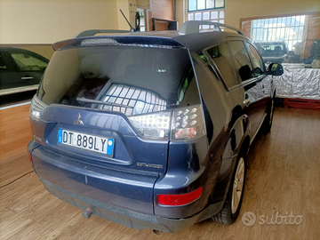 Mitsubishi Outlander|| serie