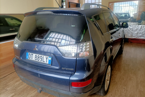 Mitsubishi Outlander|| serie