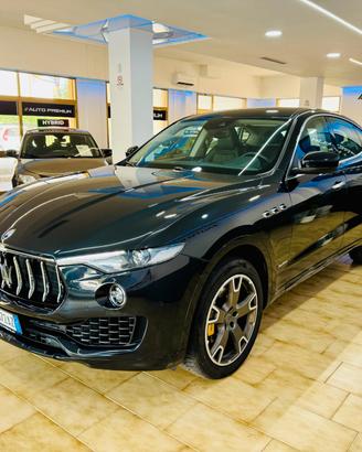 Maserati Levante V6 Diesel 275 CV Q4 Gransport Car