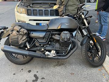 Moto Guzzi V7 III - 2021