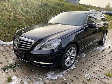 MERCEDES Cofano proiettore CHLODNICA 212 Muso musa