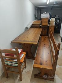 Cucina in Pino massello.