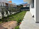 unifamiliare-con-giardino-e-piscina
