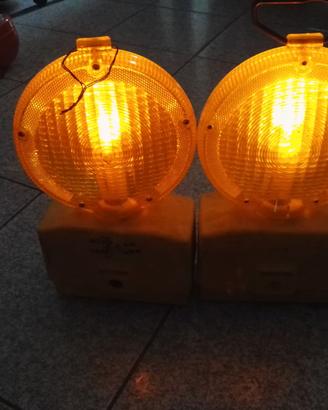 Lampada lampeggiante da cantiere e ponteggi