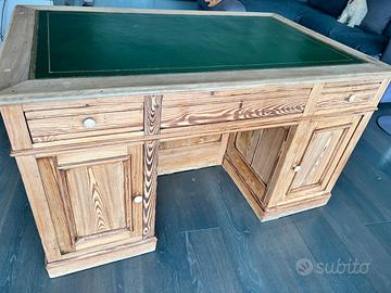 Scrivania tipo ministeriale in legno massello