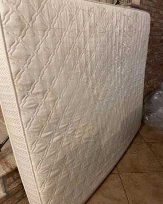 Materasso matrioniale 160 x 190 a molle