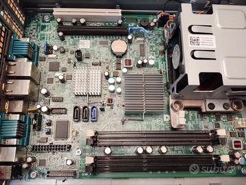 Scheda madre con accessori