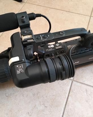 Telecamera JVC GY -HM790E