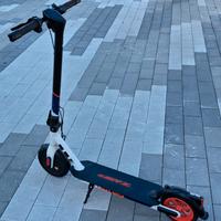 monopattino elettrico aprilia esrz