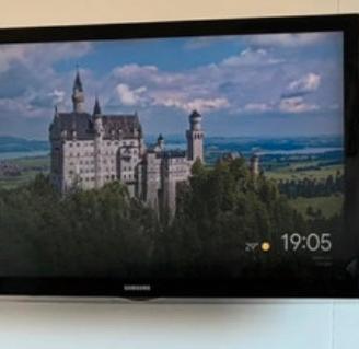 Samsung TV LCD 46'' Full HD + Staffa TV