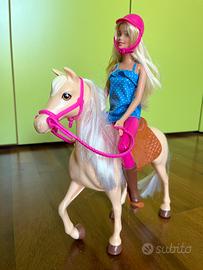 Barbie cavallerizza e il suo cavallo