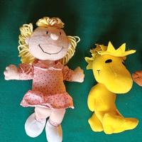 Due peluche Peanuts: Sally Brown e Woodstock