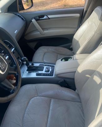 Audi q7 intera tutti i ricambi
