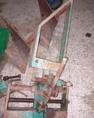 aratro a due vomeri spostabile per trattorino pren