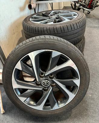 4 Cerchi originali Toyota con pneumatici