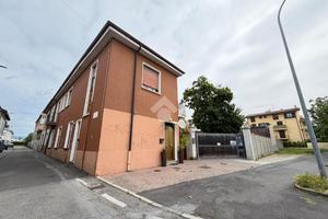 VILLA SINGOLA A SEREGNO