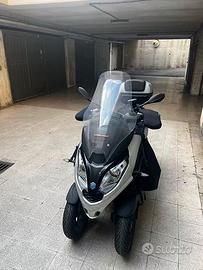 Piaggio Mp3 300 Hpe 2022 23.000km