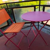 tavolino con sedia pieghevole 