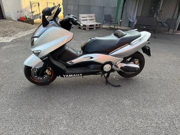 Scooter Tmax