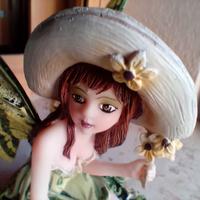 les alpes fatina con cappello