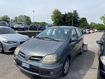 NISSAN Almera Tino 1.8i 16V cat Acenta
