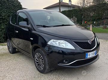 Lancia Ypsilon 0.9 TwinAir 85 CV 5 porte Metano Ec