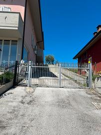 Casa con ingresso indipendente