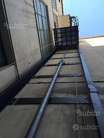 Montacarichi a parete piattaforme idrauliche