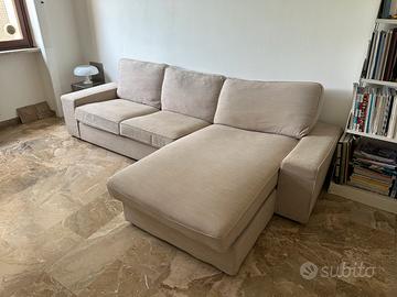Divano beige KIVIK 3 posti con chaise longue