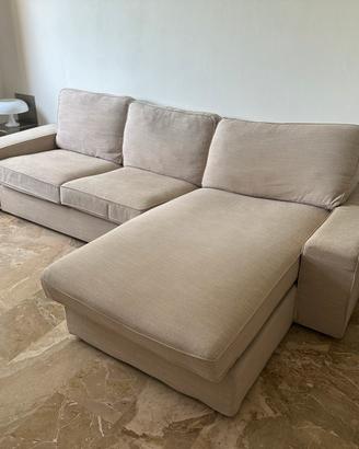 Divano beige KIVIK 3 posti con chaise longue