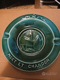 Moet et chandon posacenere da collezione 