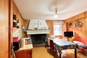 Appartamento Vico nel Lazio [Cod. rif V003VRG]