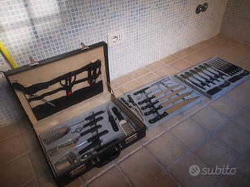 Set valigia posate e utensili per cucina