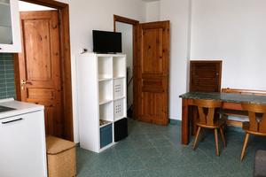 ANZIO GRAZiOSO TRILOCALE ARREDATO PRIMO PIANO
