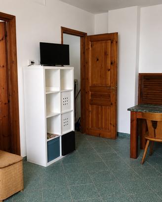 ANZIO GRAZiOSO TRILOCALE ARREDATO PRIMO PIANO